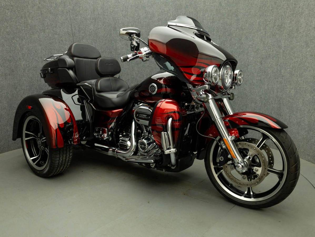 2022 HARLEY-DAVIDSON CVO TRI GLIDE - Image 3